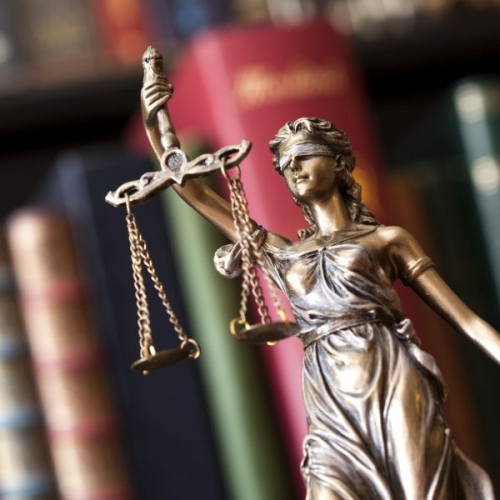 Estátua da Justiça - Grandal Advocacia